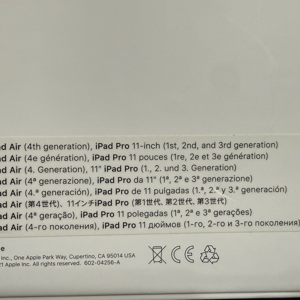 Apple iPad Pro 11 (Model A2261) Magic Keyboard Folio in White - Picture 7 of 7